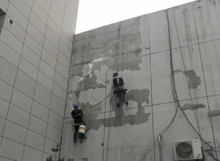 万宁楼顶漏水维修公司分享下万宁外墙防水的注意事项